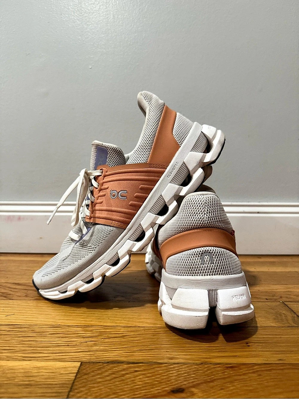 On Cloudswift Women's Sneakers Gray & Orange US 10.5